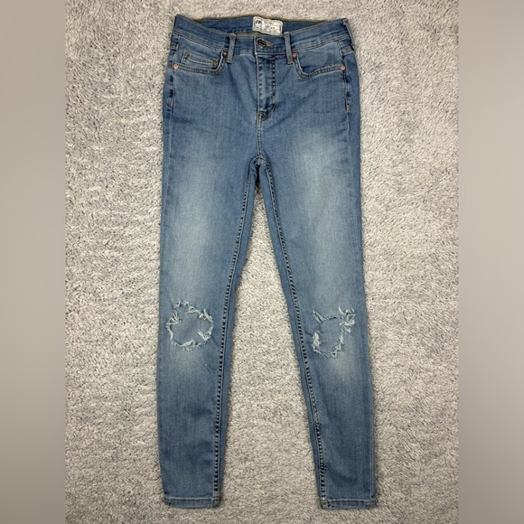 Free People Jeans Womens 26 Skinny Light Wash Casual Knee Hole Distressed Grunge - Picture 1 of 3